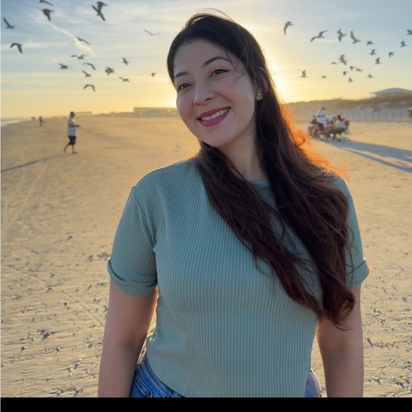 Meet your Posher, Roxane - Picture 1 of 1